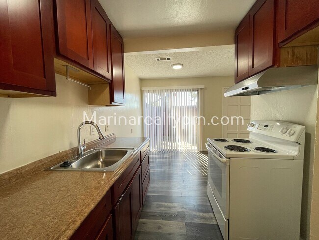 Building Photo - 444 Corcoran Ave