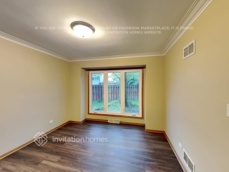 Building Photo - 721 Westshore Dr