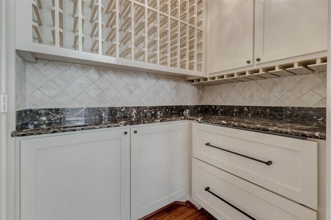 Building Photo - 5410 Valerie St