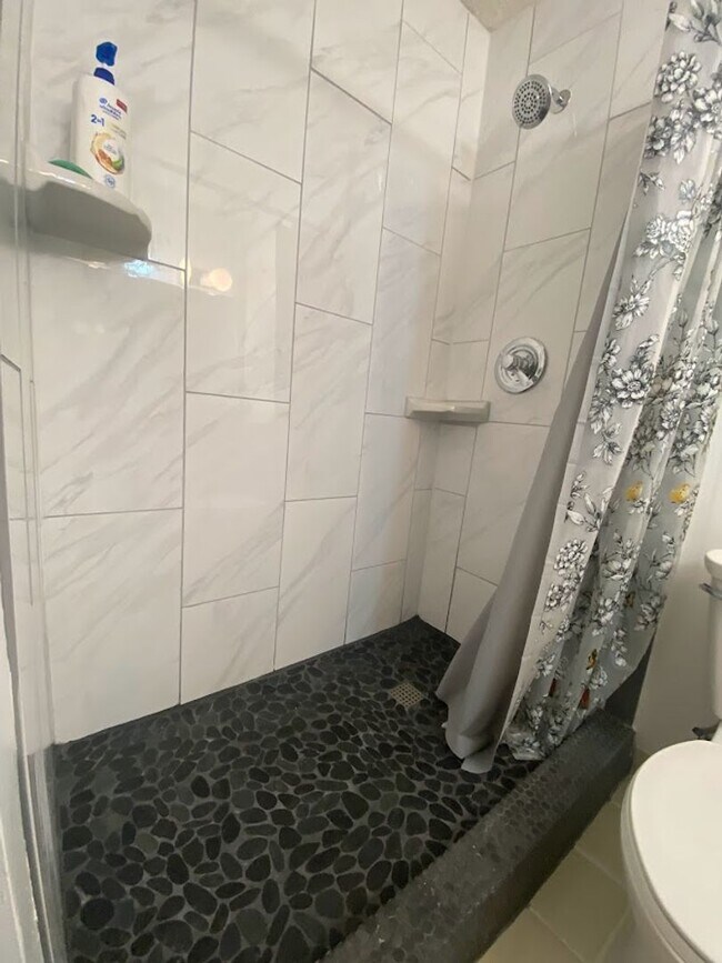 Building Photo - 98-1034 Moanalua Rd # 4-103