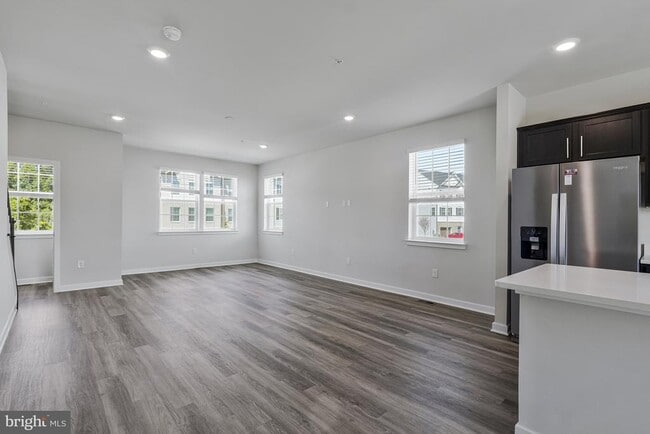 Building Photo - 16640 Green Glade Dr