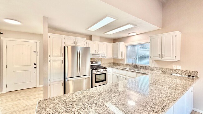 Building Photo - Wonderful Single-Story Home in the Darling Lake Rancho Viejo HOA Community of Fallbrook!