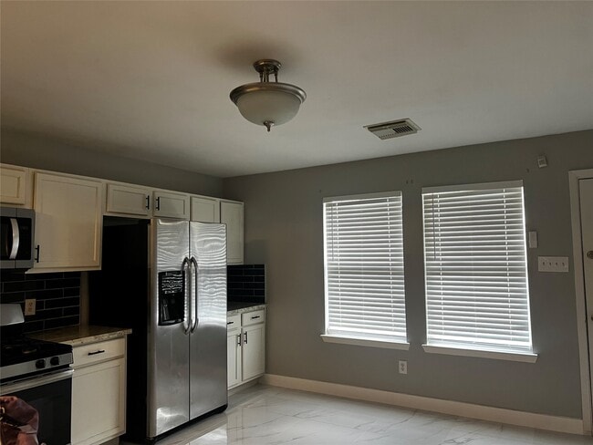 Building Photo - 6706 Portlick Dr
