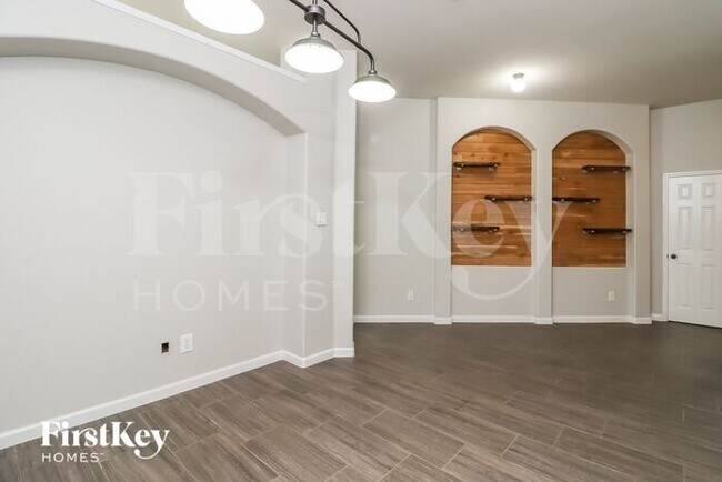 Building Photo - 10737 Emerald Park Ln