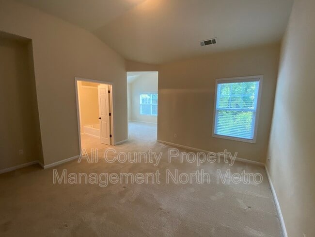 Building Photo - 2875 Cross Creek Dr