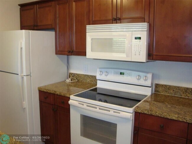 Building Photo - 1761 NW 184th St