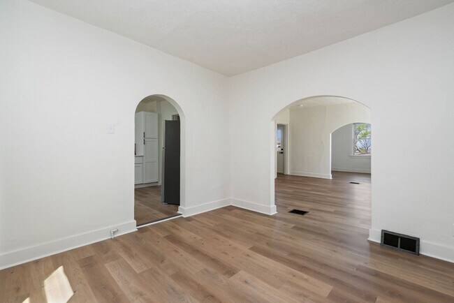 Building Photo - 348-350 Wyoming Street