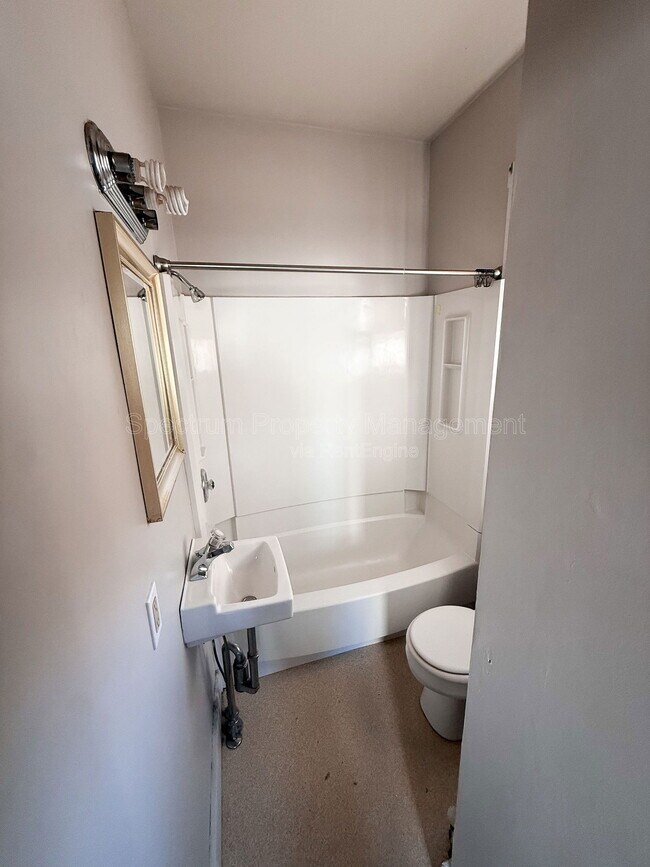 Building Photo - 30 Pleasant St