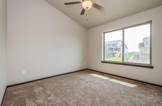 Upper level bedroom - 1225 Mary Ln