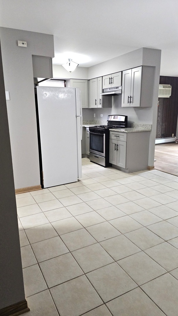 Building Photo - 15706 Independence Ct