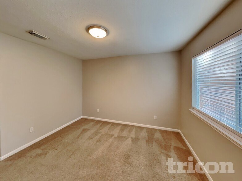 Building Photo - 3135 Lavender Candle Dr