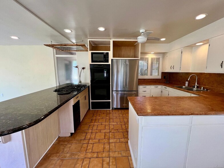 Building Photo - 2501 Linda Vista Avenue