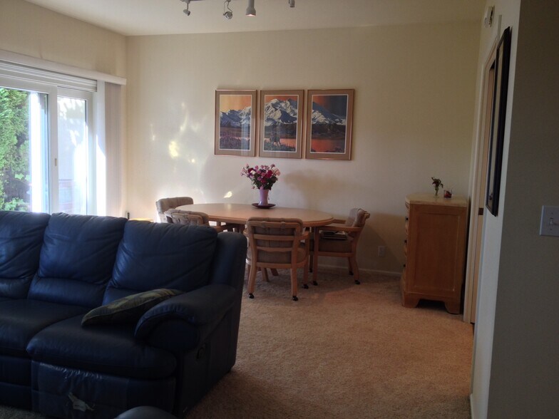 Building Photo - 594 Wimbledon Ct