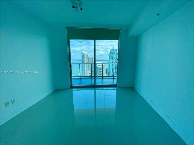 Building Photo - 300 S Biscayne Blvd