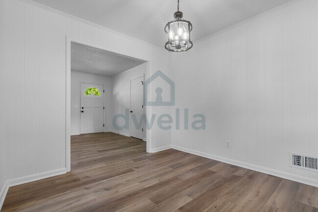 Building Photo - 3-Bedroom (1.5 Baths) Fully Renovated Rental Home in a PRIME Location! Only 6 minutes to Downtown...