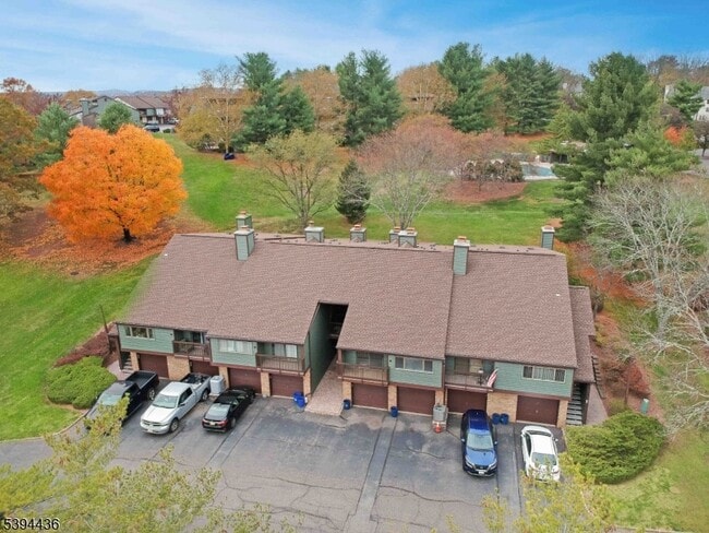 Building Photo - 70 Meadowview Dr