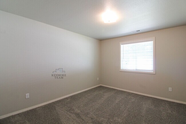 Building Photo - 7611 Pender Dr