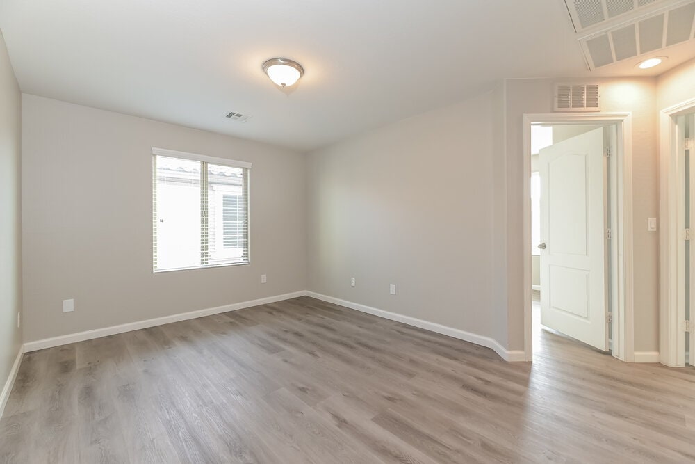 Building Photo - 6388 Kellyville Dr