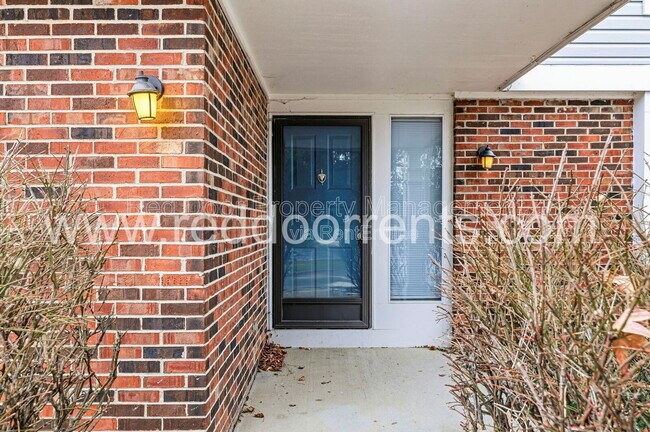 Building Photo - 8029 Cardinal Cove W