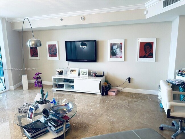 Building Photo - 17201 Collins Ave