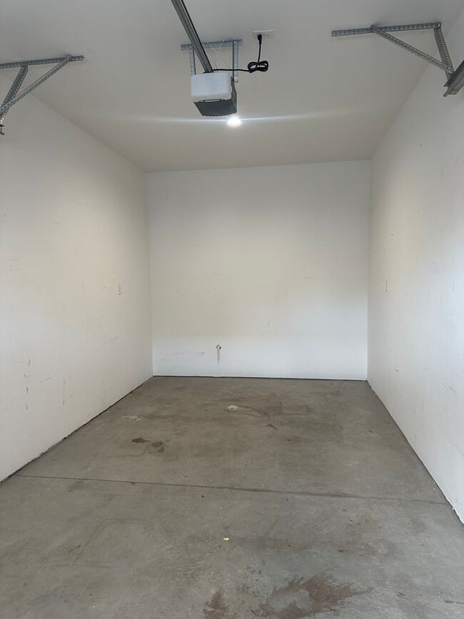 Building Photo - 1 Month FREE! Newer 3BD/2BA w/ Garage, Fenced Yard & A/C