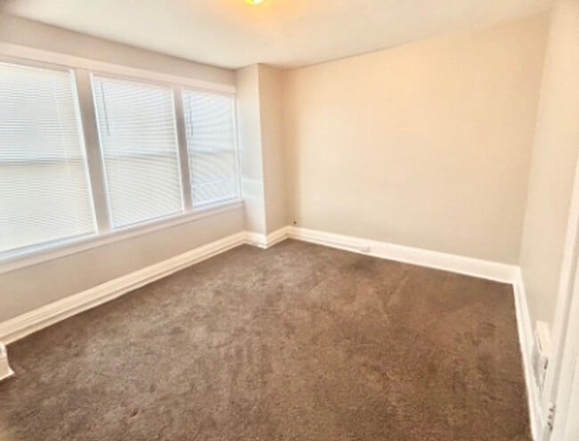 Building Photo - 732 Bay Ridge Ave