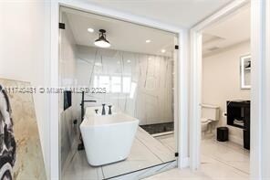 Building Photo - 3140 S Ocean Dr