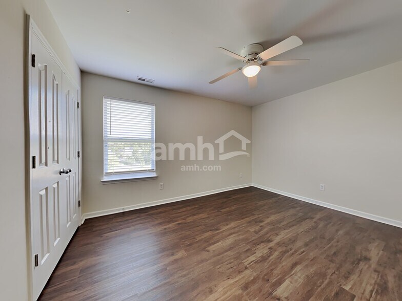 Building Photo - 259 Flanders Dr