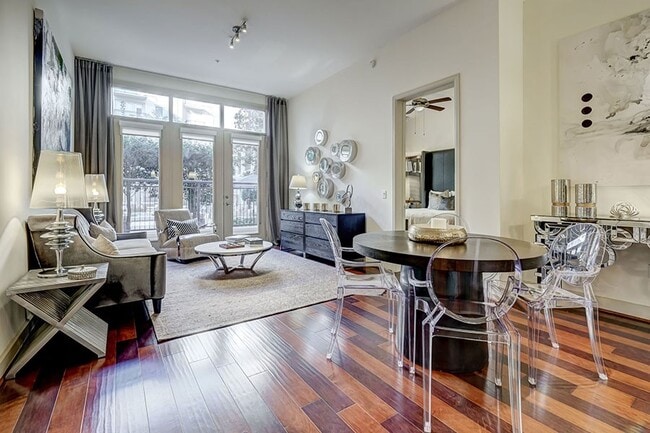 Building Photo - 2801 Waterwall Dr