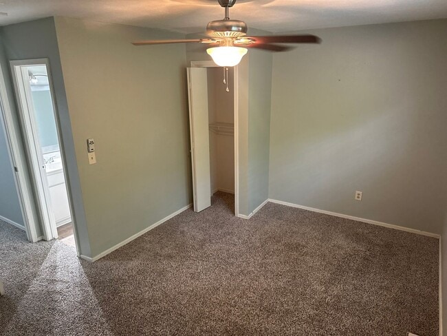 Building Photo - 2-Bedroom, 2-Bathroom End Unit Condo with ...