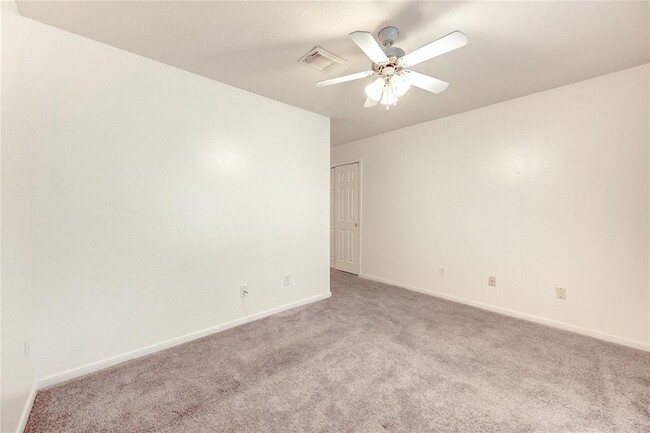 Building Photo - 15206 Garett Green Cir