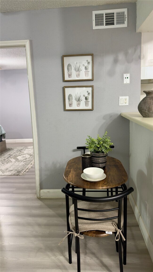 Building Photo - 2750 Holly Hall St