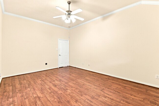 Building Photo - 24418 Lakecrest Bend Dr