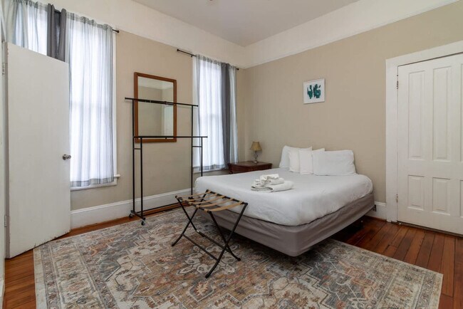 Building Photo - 737 3rd Ave