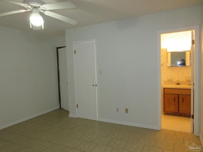 Building Photo - 5060 Saints Ln