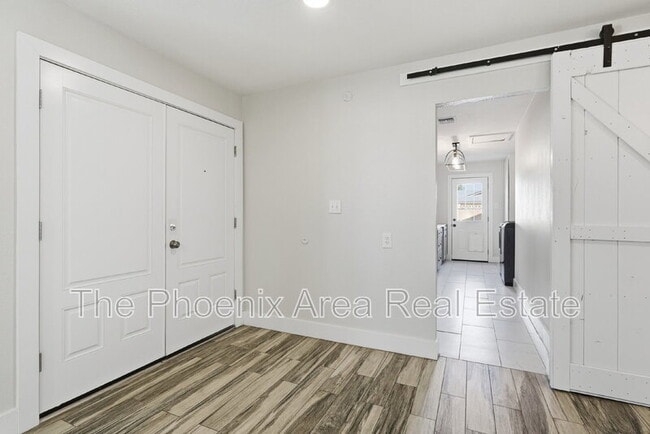 Building Photo - 447 E Carson Dr