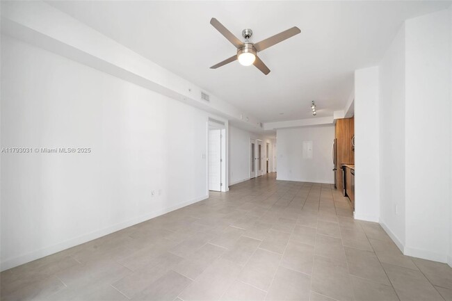 Building Photo - 2150 N Bayshore Dr