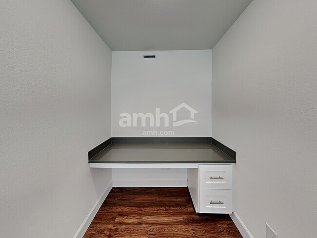 Building Photo - 9145 S Conquistador St