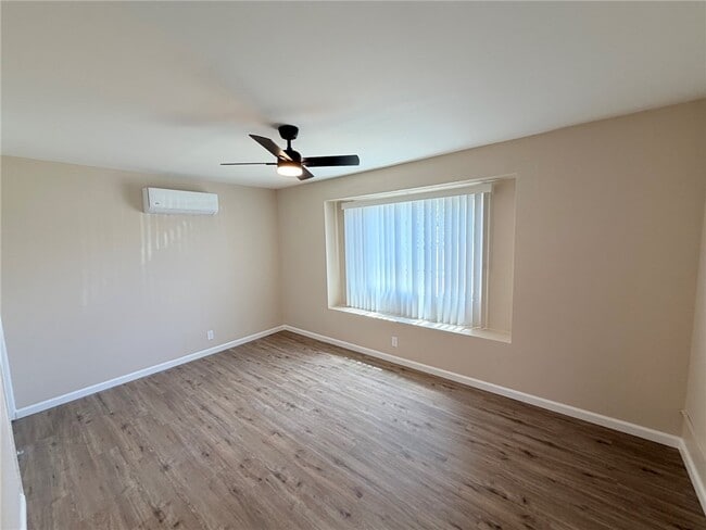 Building Photo - 355 S Aspan Ave