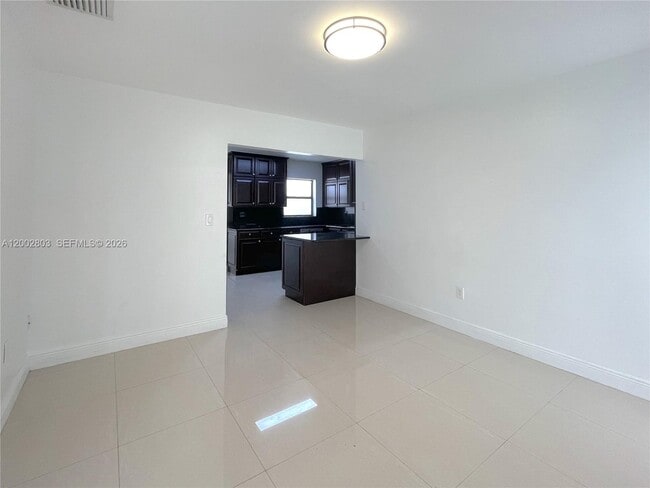 Building Photo - 1005 SW 88th Ct