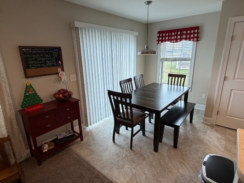 Building Photo - 22928 Deep Creek Dr