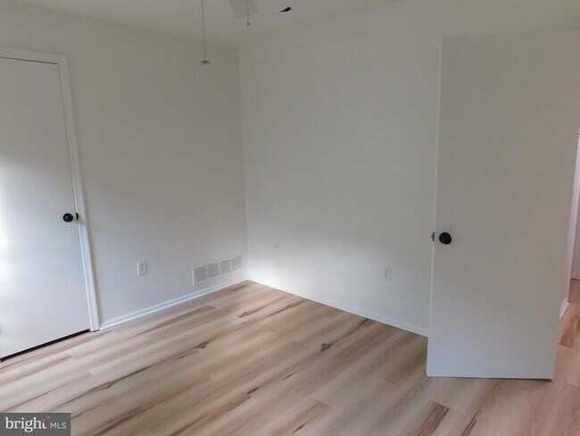 Building Photo - 87A W Bluebell Ln