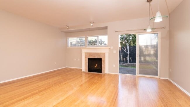 Building Photo - 2 bedroom in Renton WA 98055