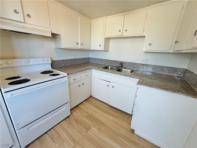 Building Photo - 537 Kolson Cir