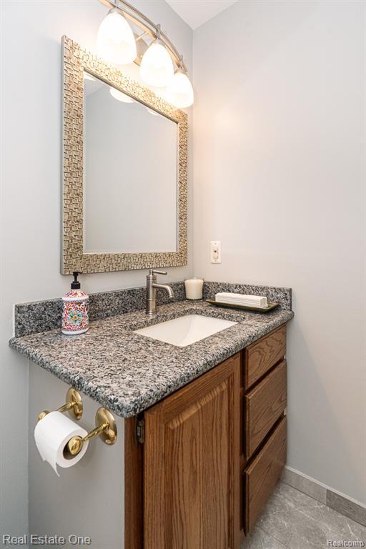 Building Photo - 1574 Devonshire Dr