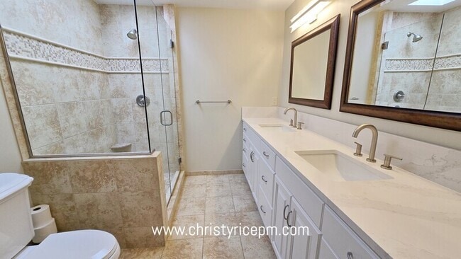 Building Photo - 395 101st Ave SE