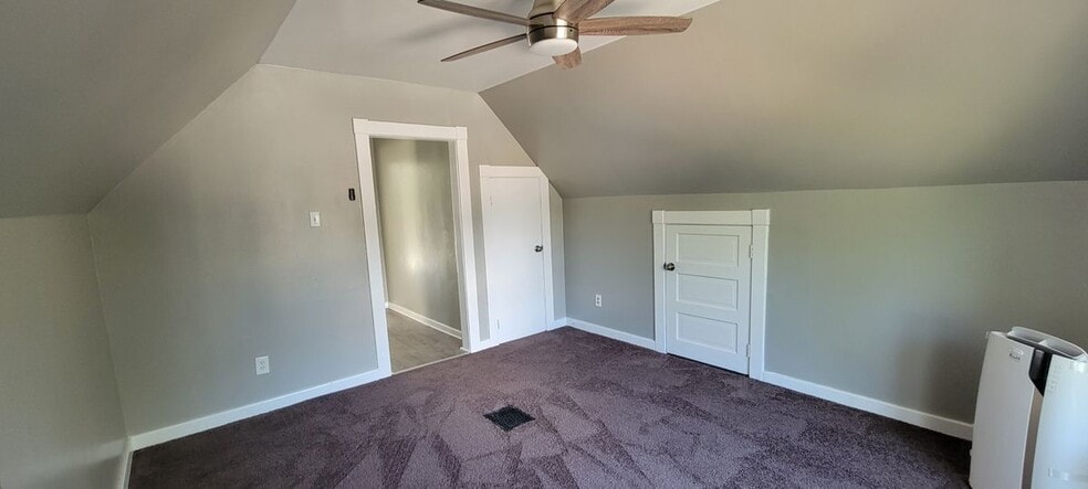 Building Photo - 1042 N Clarkson St