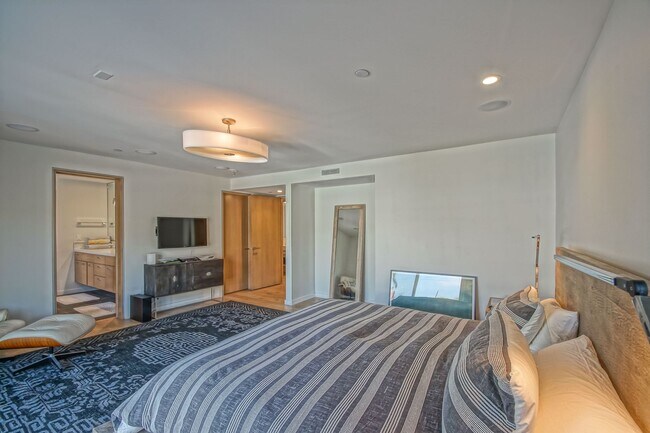 Building Photo - NEWER, LUXURIOUS & MODERN, 2920 SQ FT HOME W/ HIGH END DETAILS, AMAZING DECK/BALCONY SPACE, 2-CAR...