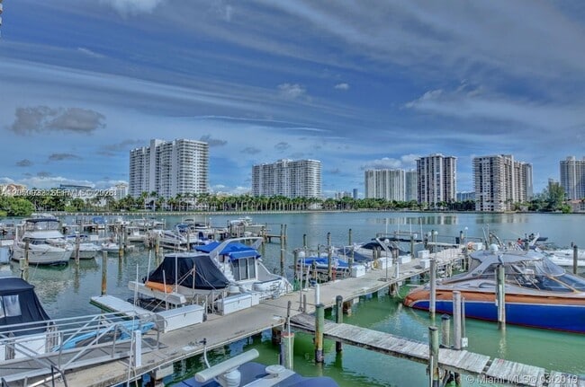 Building Photo - 18081 Biscayne Blvd
