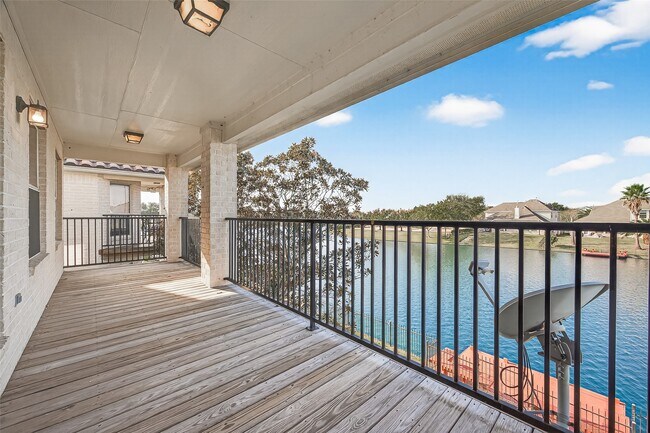 Building Photo - 3010 Pelican Cove